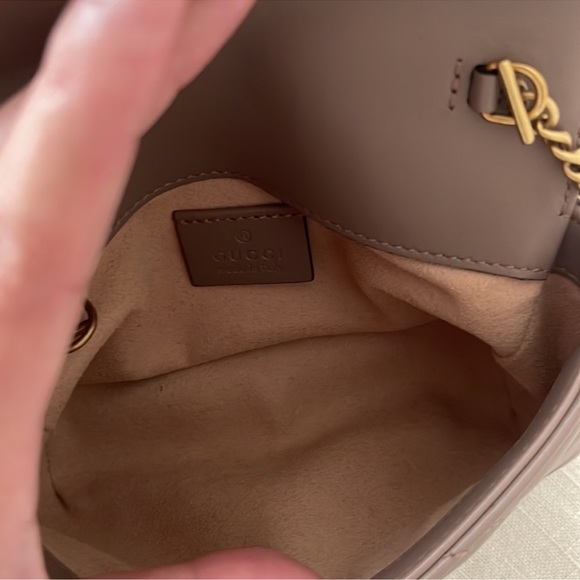Small Gucci purse - Picture 2 of 7